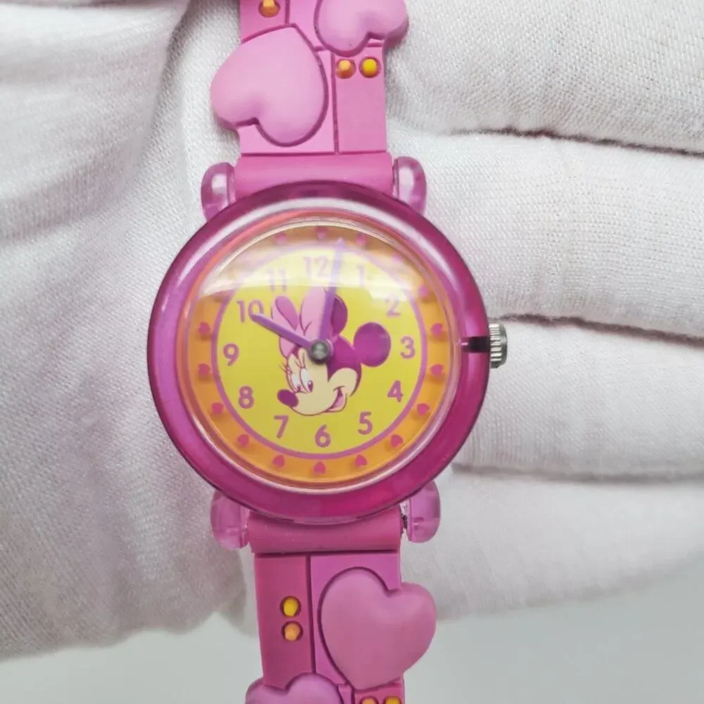 Vintage Disney Minnie Mouse Pink Hearts Watch